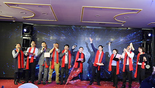 高管合唱《明天会更好》