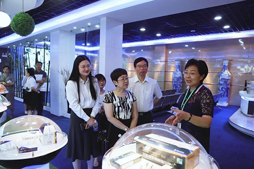 宜昌人福与k8凯发国际举行研发战略合作研讨会